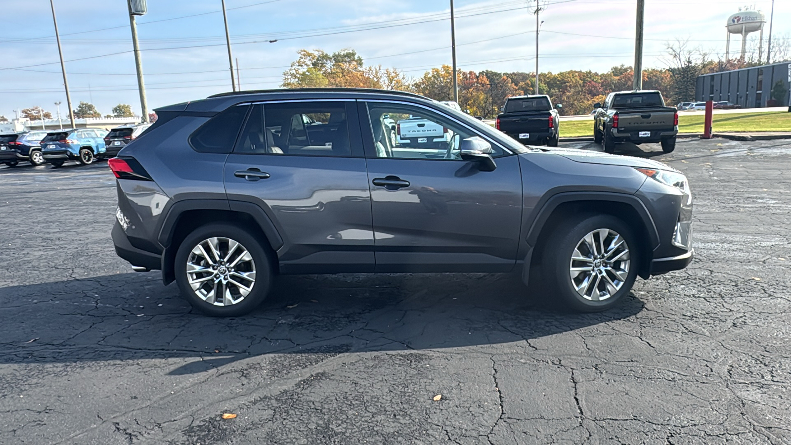 2021 Toyota RAV4 XLE Premium 10