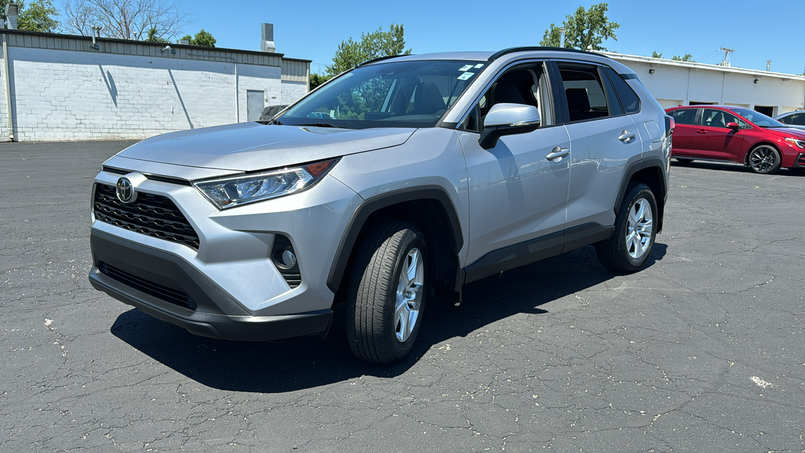 2021 Toyota RAV4 XLE 3