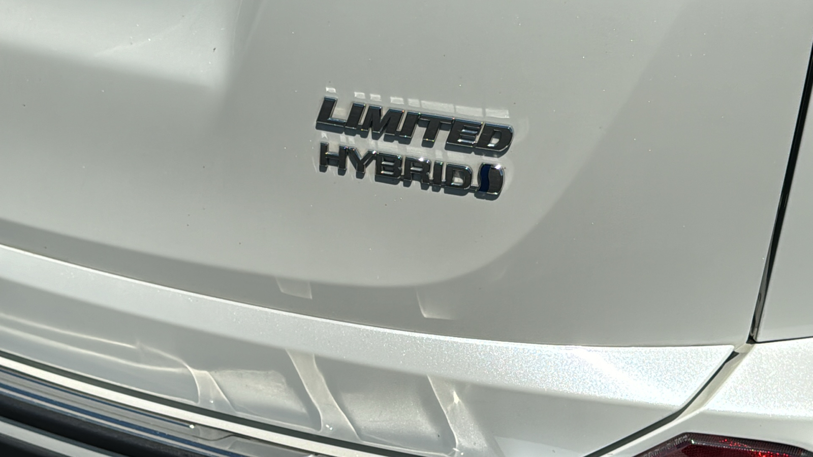 2017 Toyota RAV4 Hybrid Limited 8