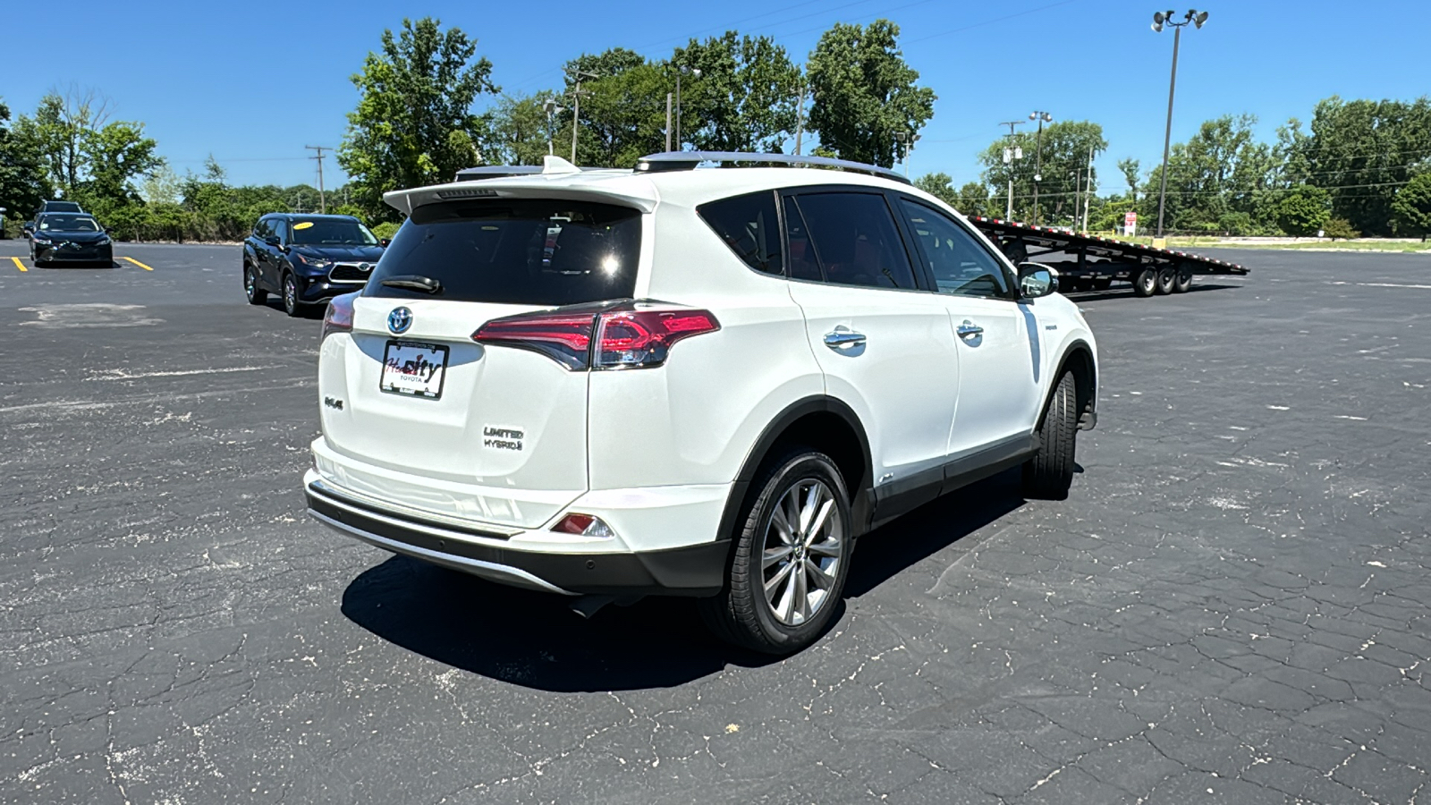 2017 Toyota RAV4 Hybrid Limited 9