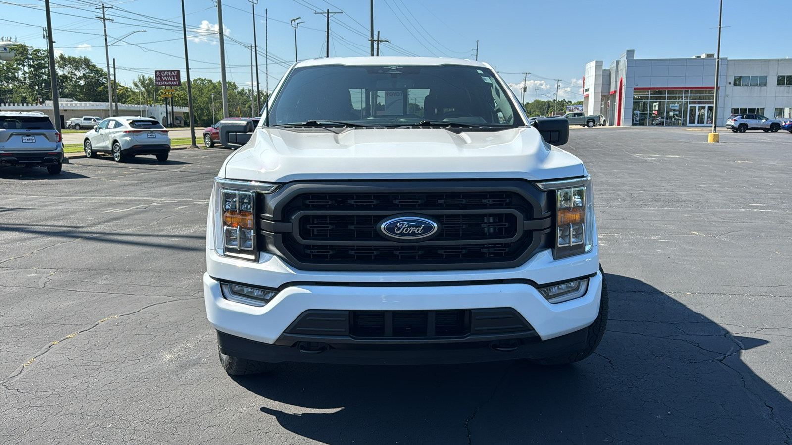 2023 Ford F-150 XLT 2