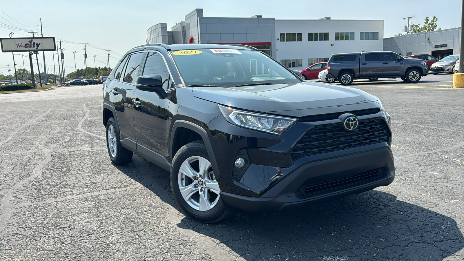 2021 Toyota RAV4 XLE 1