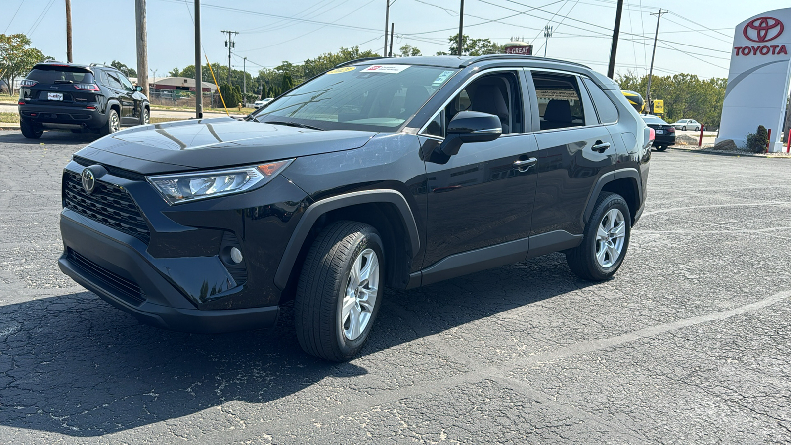 2021 Toyota RAV4 XLE 3