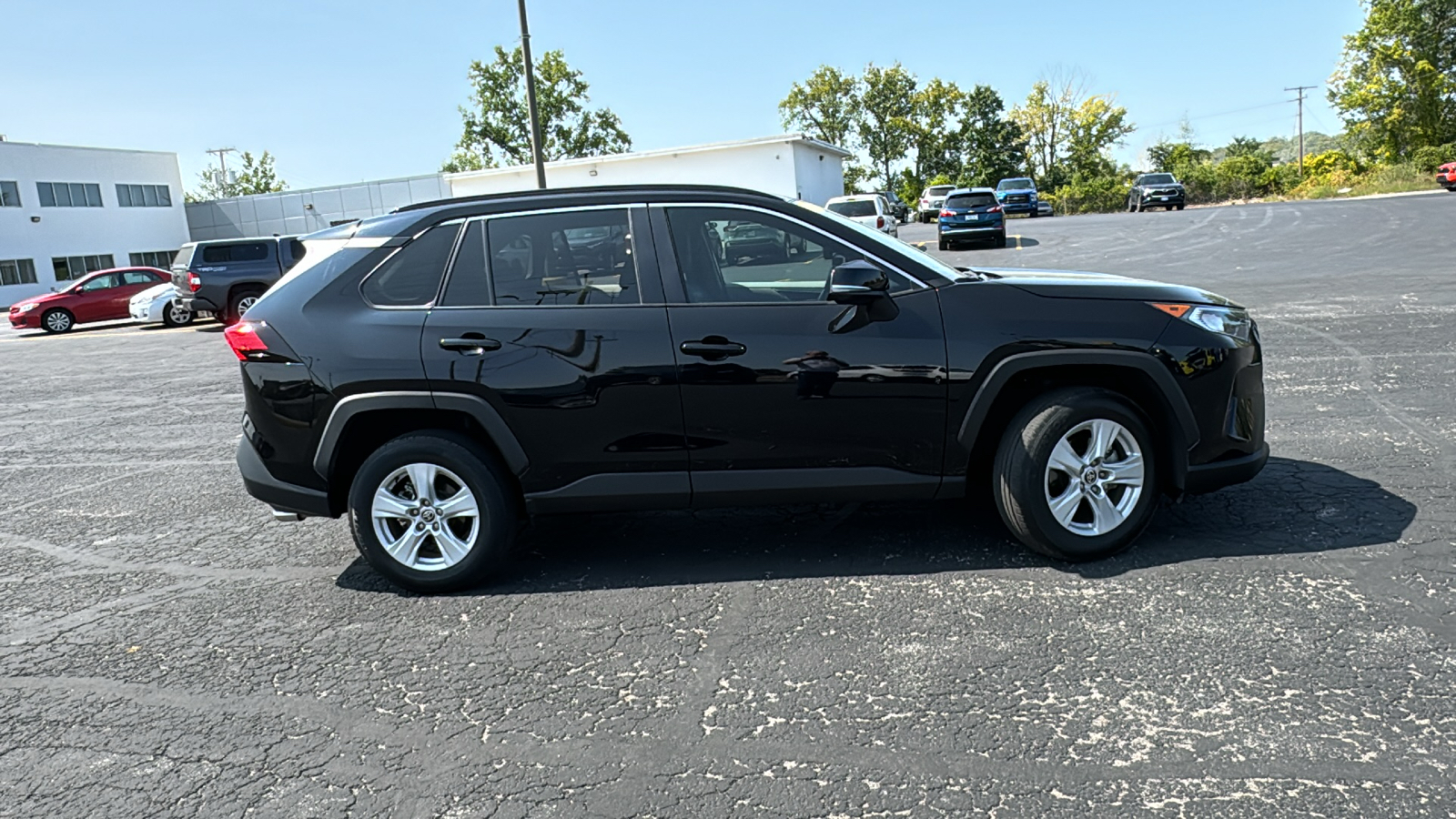 2021 Toyota RAV4 XLE 10