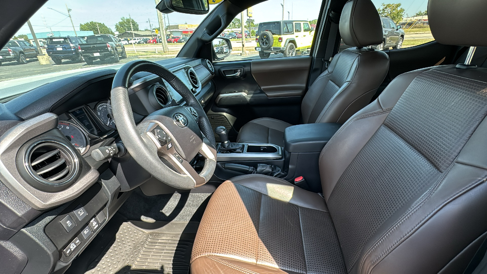 2021 Toyota Tacoma 4WD Limited 27