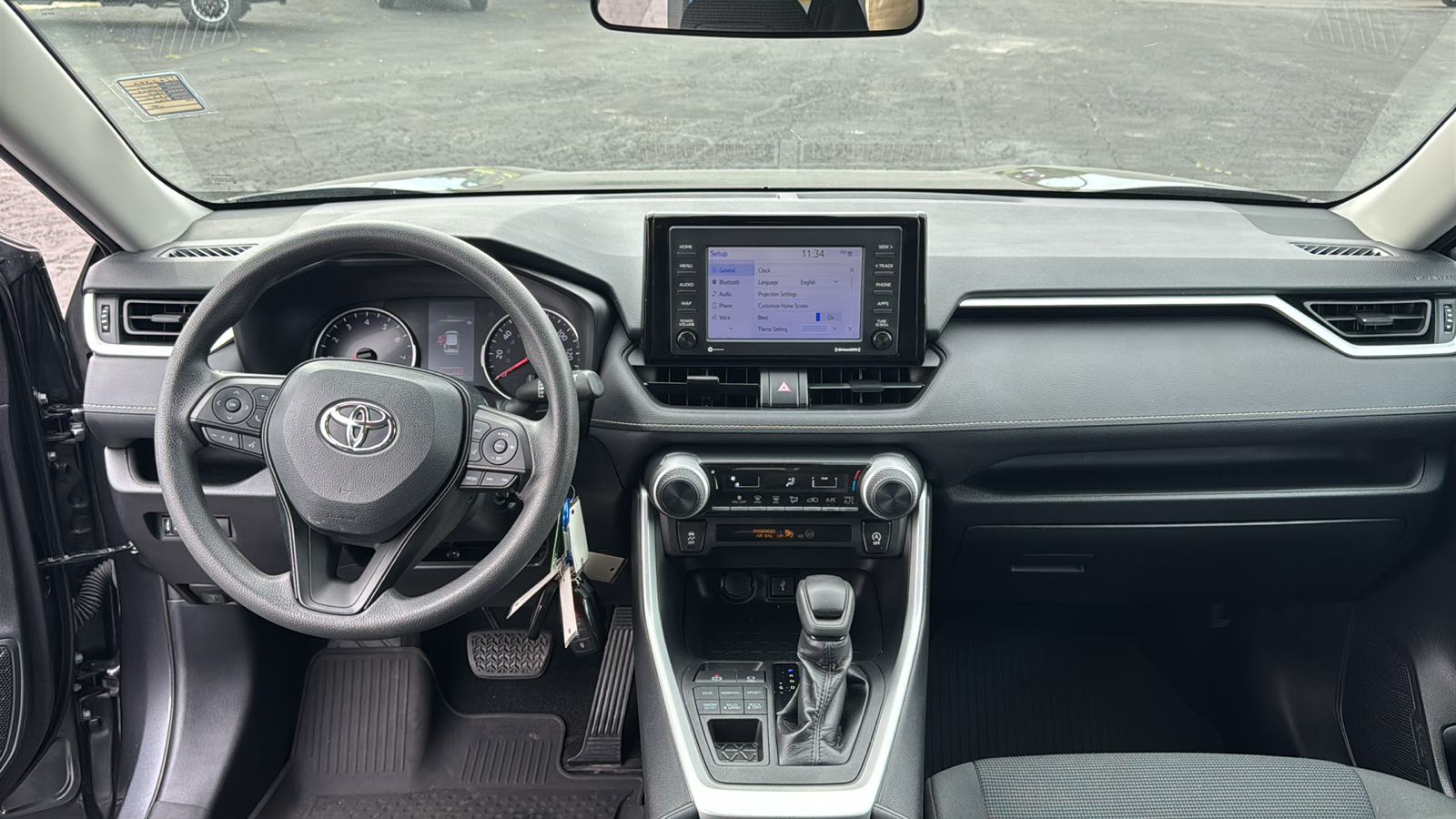 2021 Toyota RAV4 LE 28