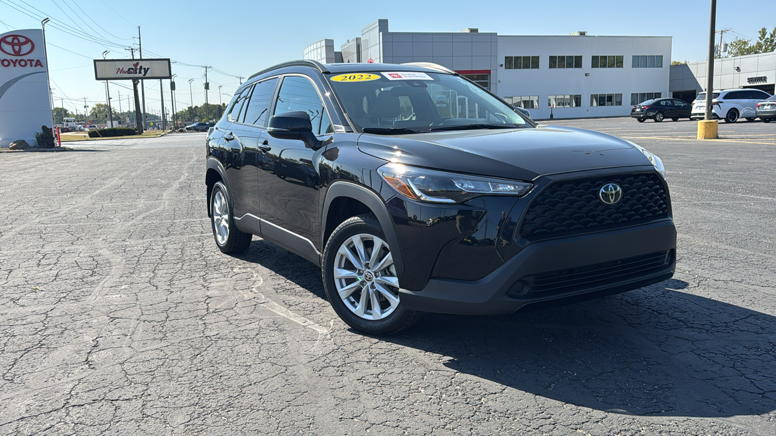 2022 Toyota Corolla Cross LE 1