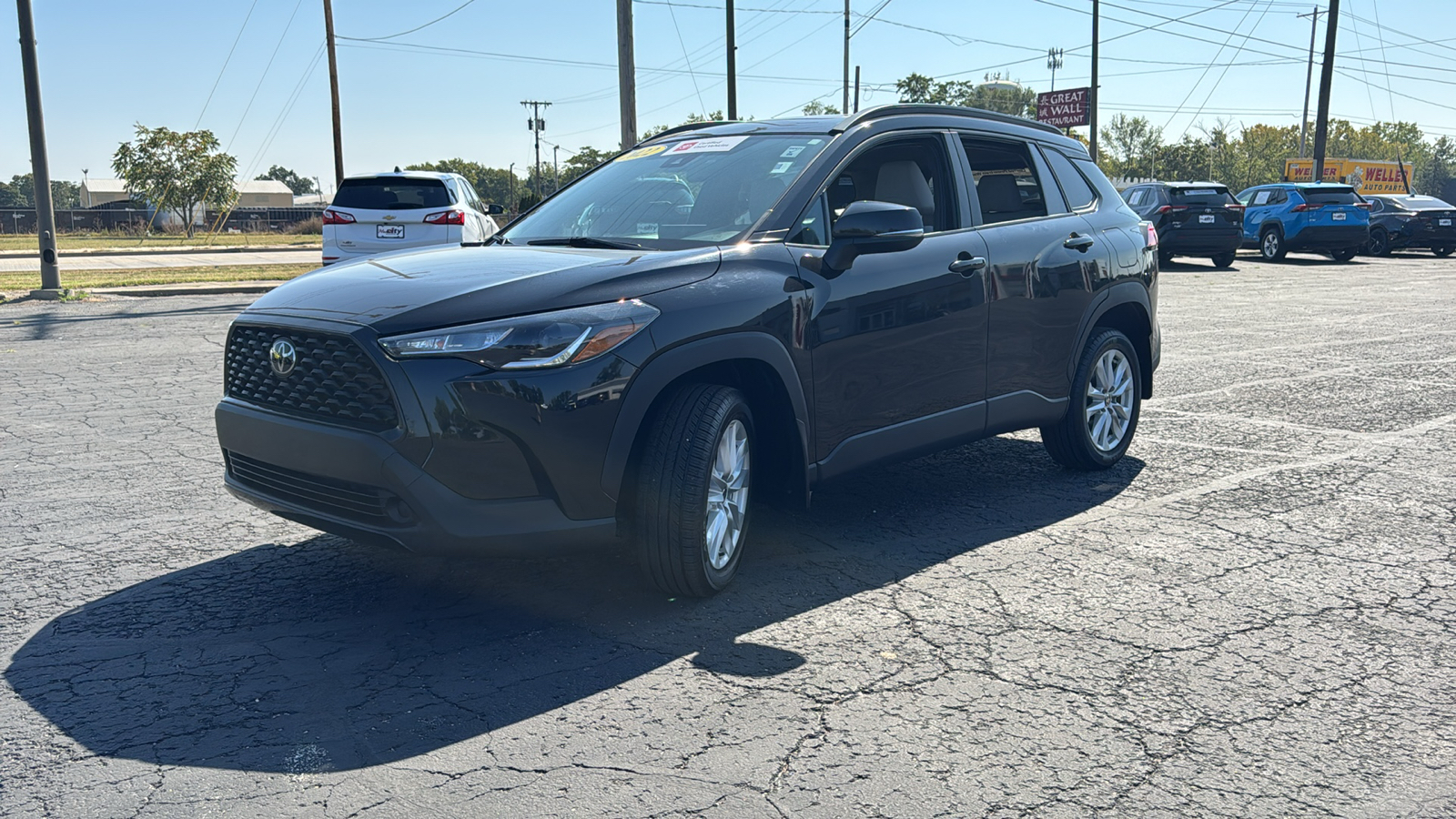 2022 Toyota Corolla Cross LE 3