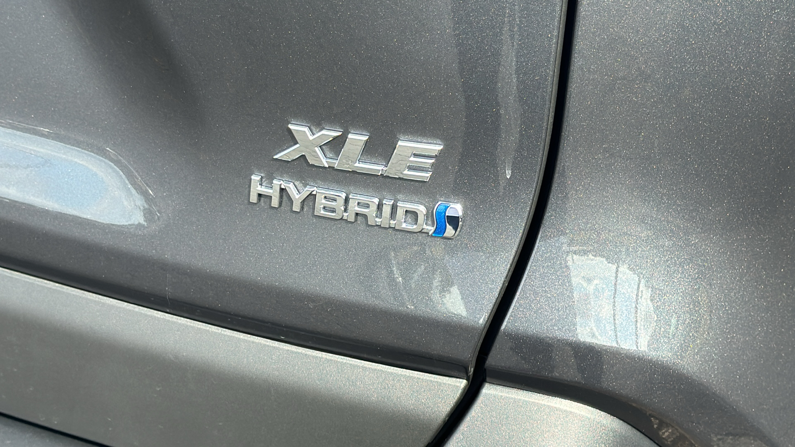 2024 Toyota RAV4 Hybrid XLE 8