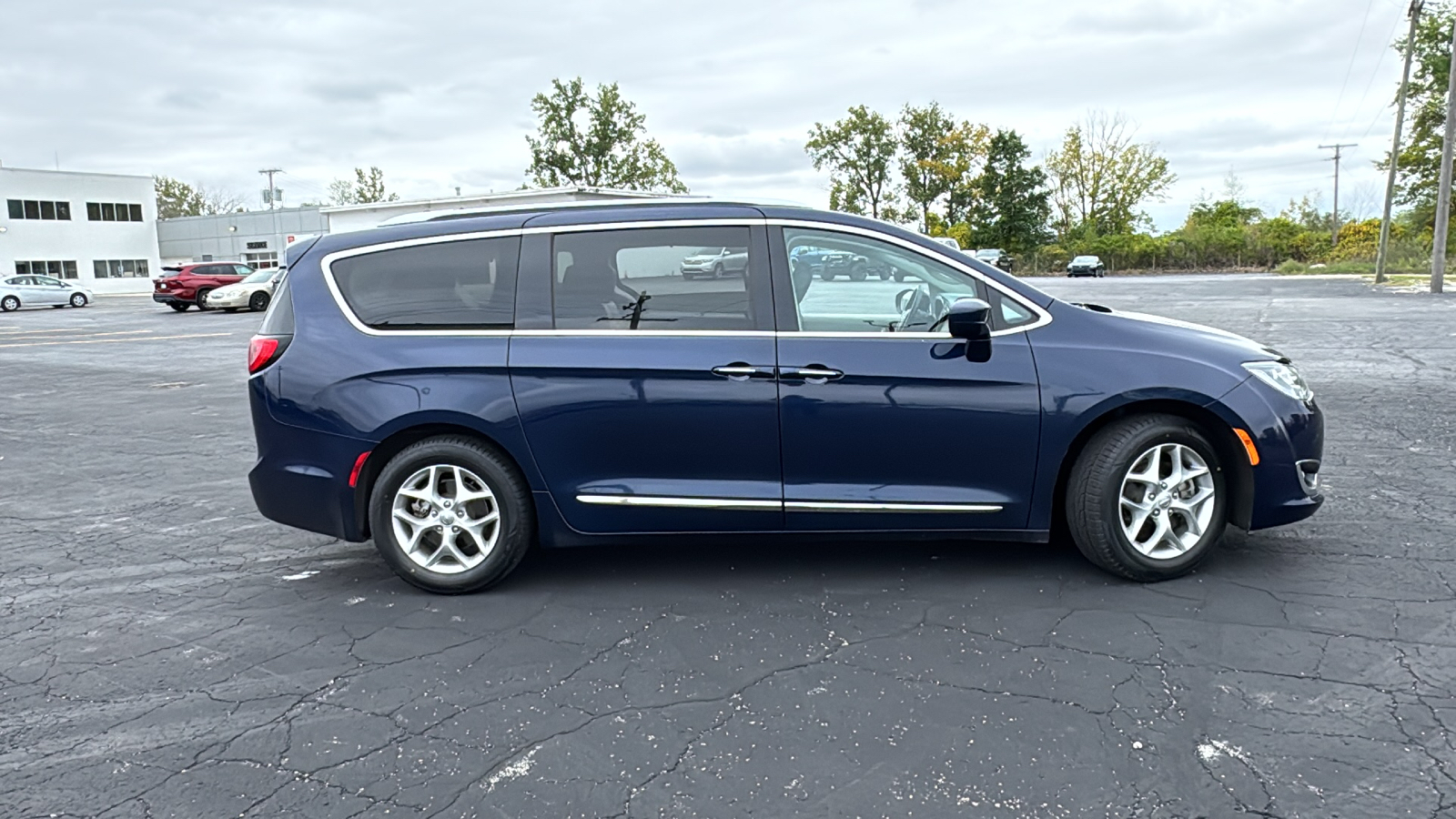 2019 Chrysler Pacifica Touring L Plus 9