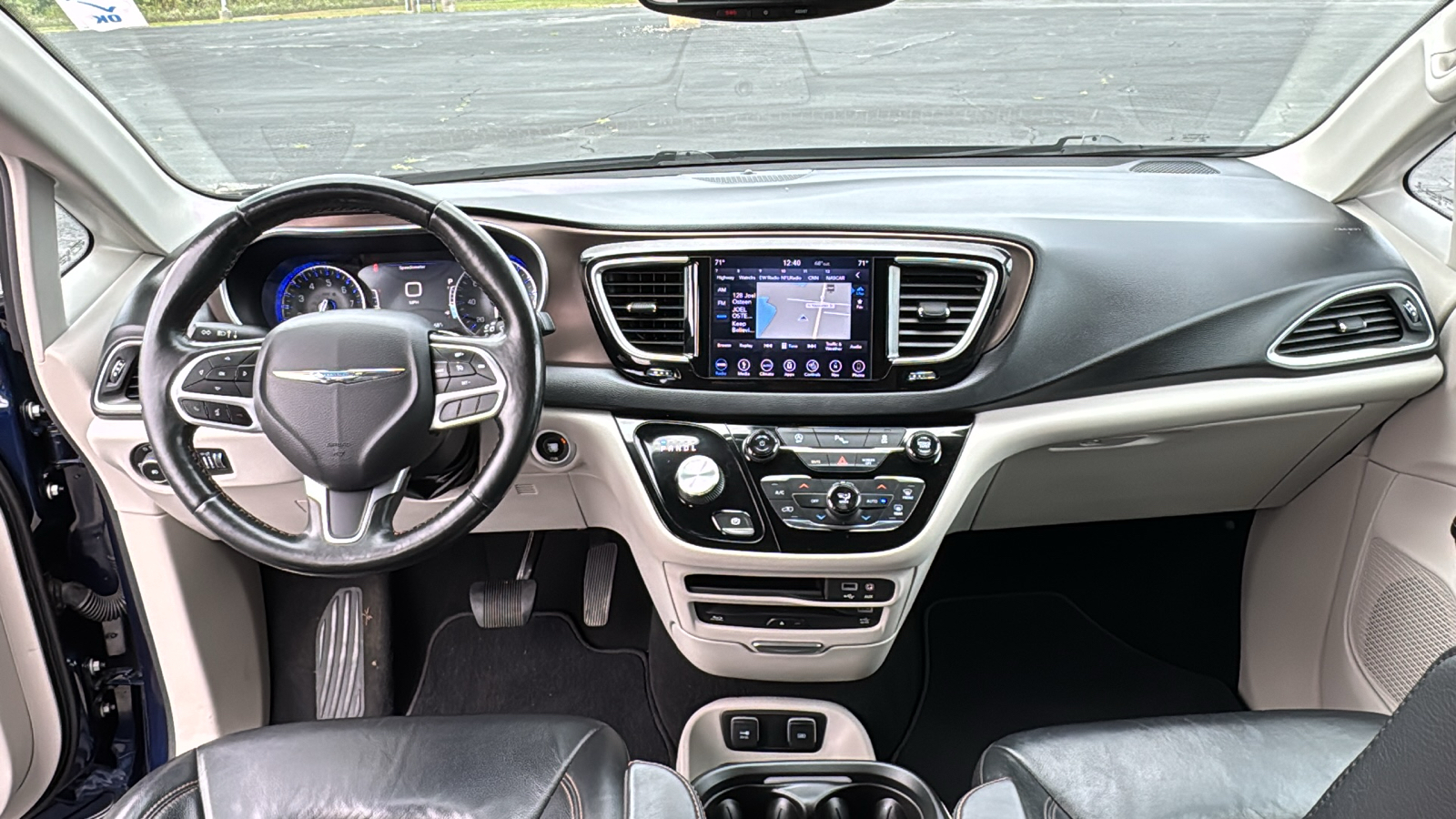 2019 Chrysler Pacifica Touring L Plus 28