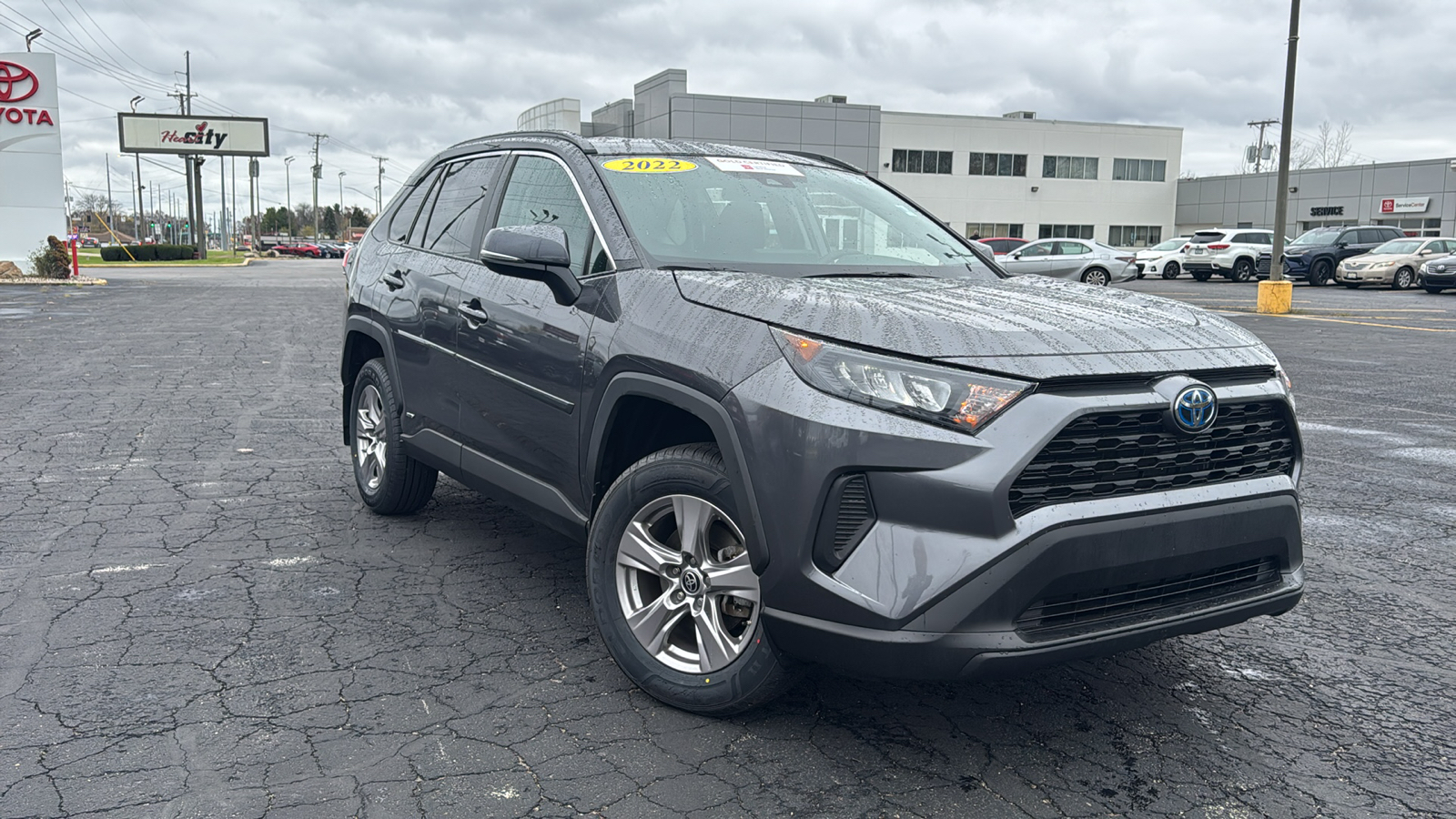 2022 Toyota RAV4 LE 1