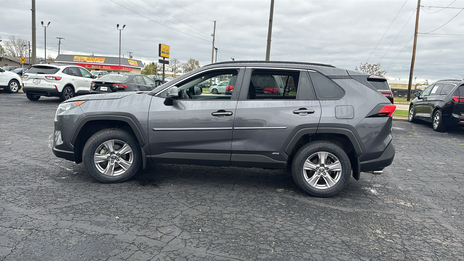 2022 Toyota RAV4 LE 4