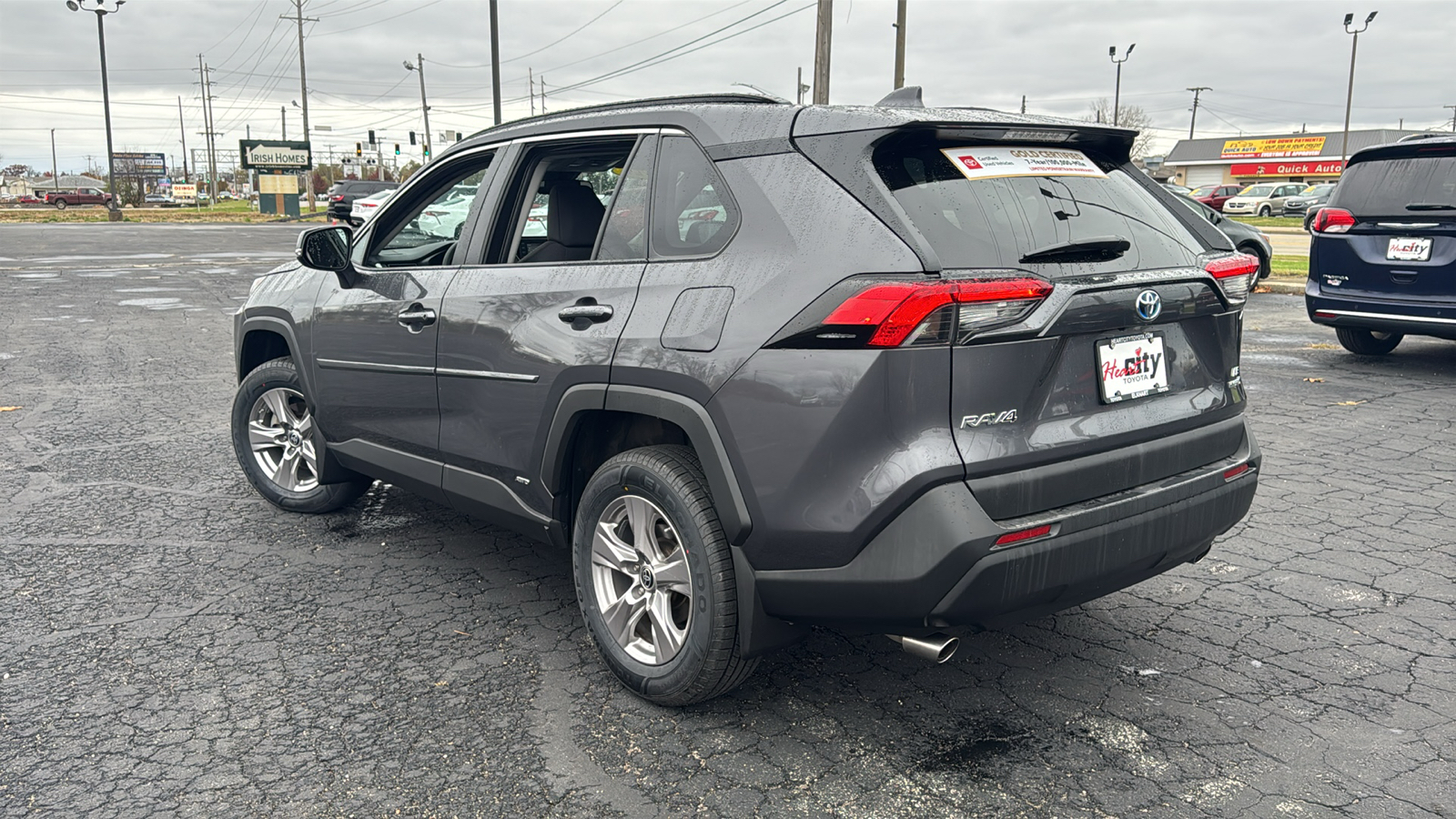 2022 Toyota RAV4 LE 5