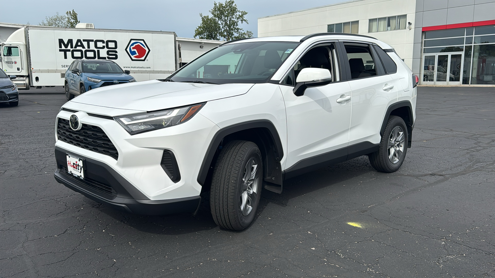 2024 Toyota RAV4 XLE 3