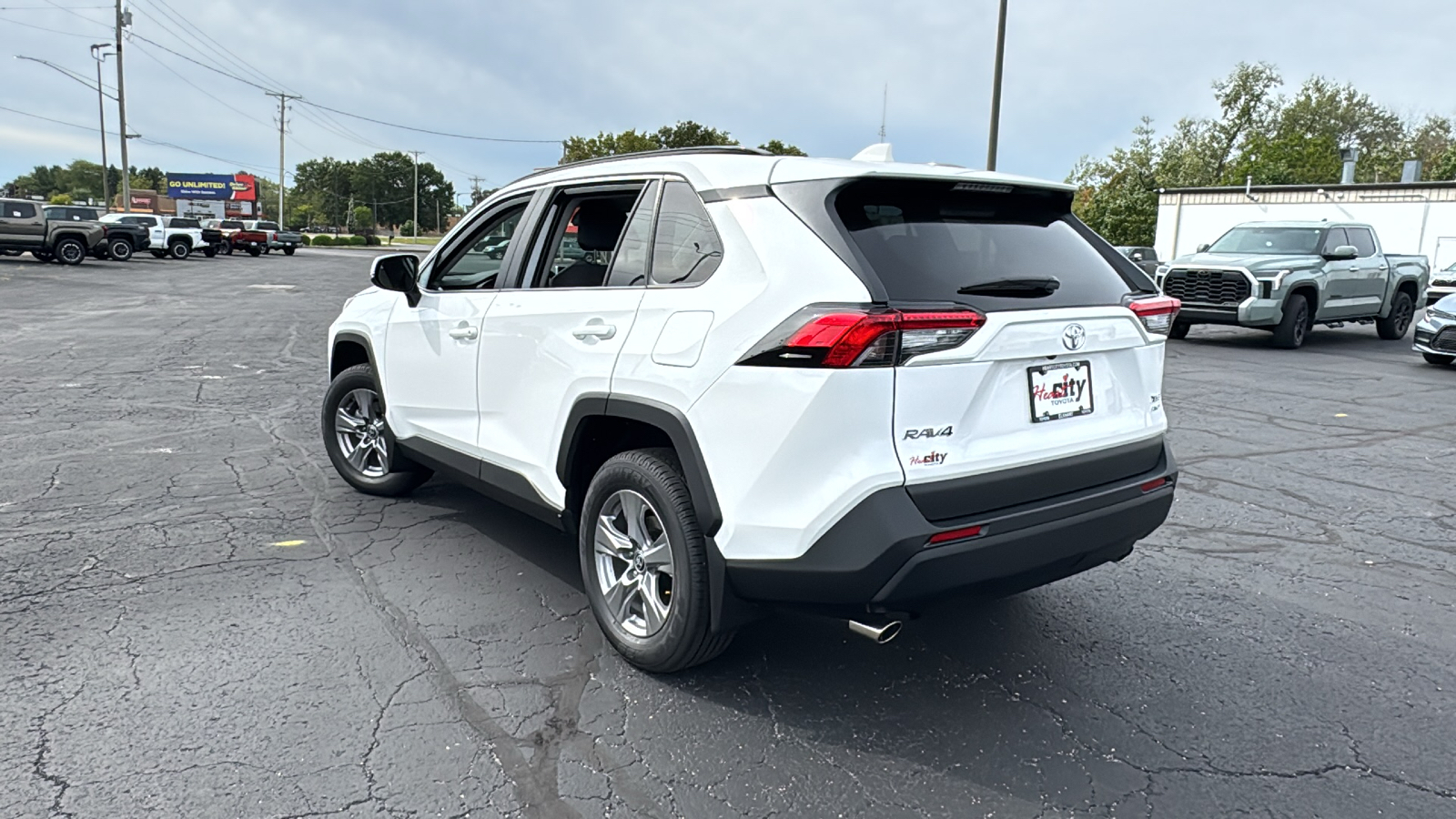 2024 Toyota RAV4 XLE 5