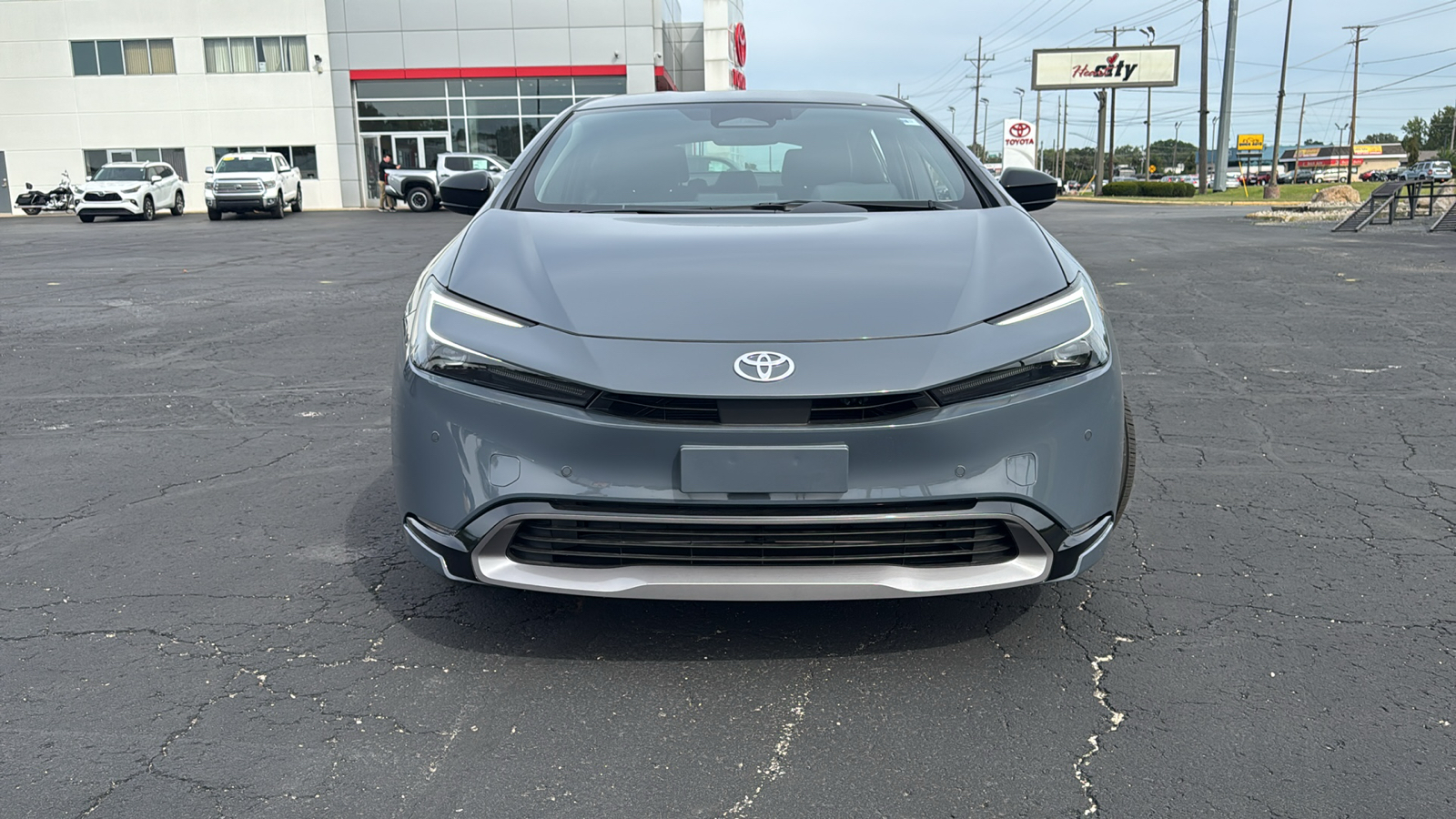 2024 Toyota Prius XLE 2