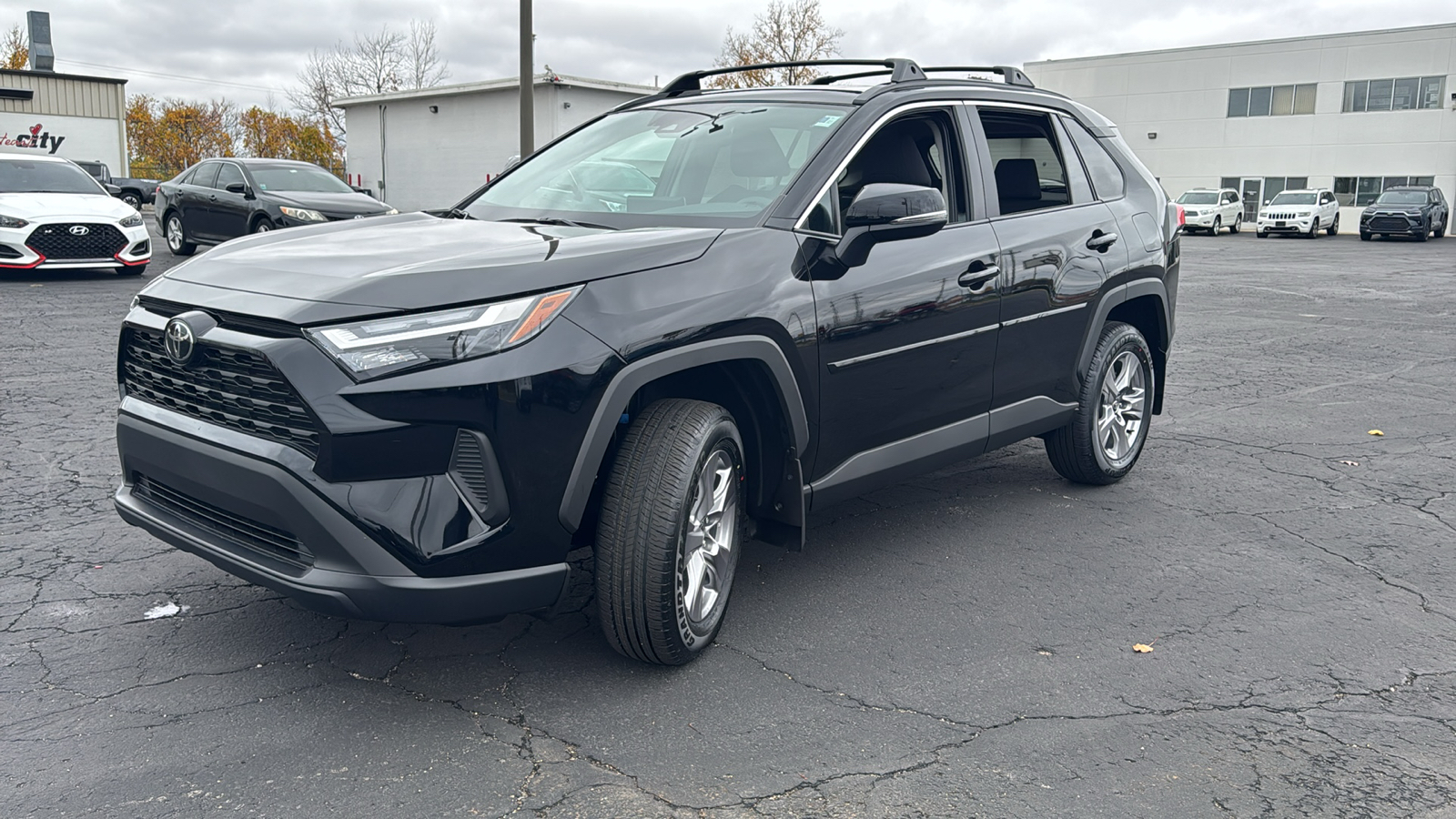 2024 Toyota RAV4 XLE 3