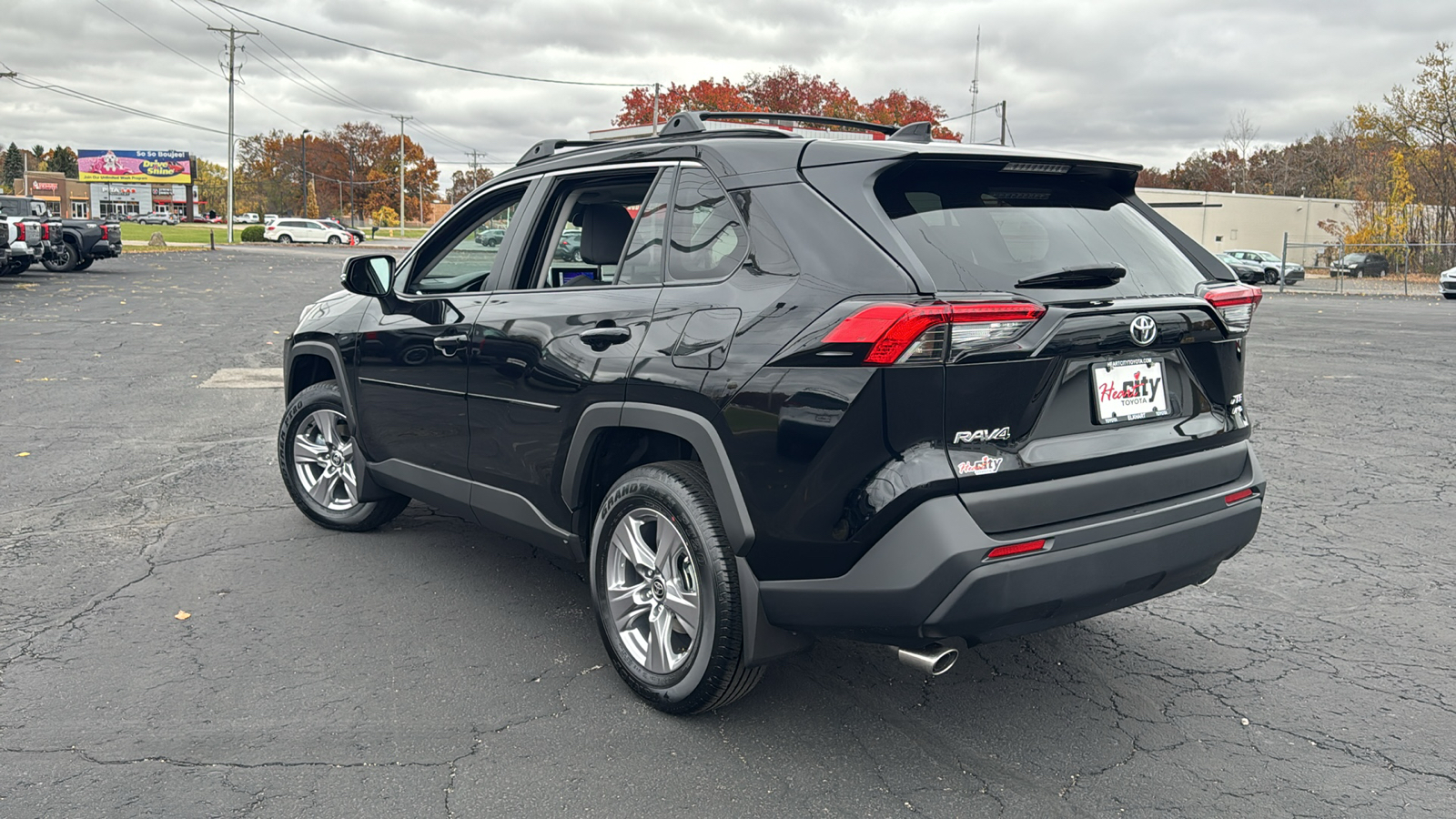 2024 Toyota RAV4 XLE 5