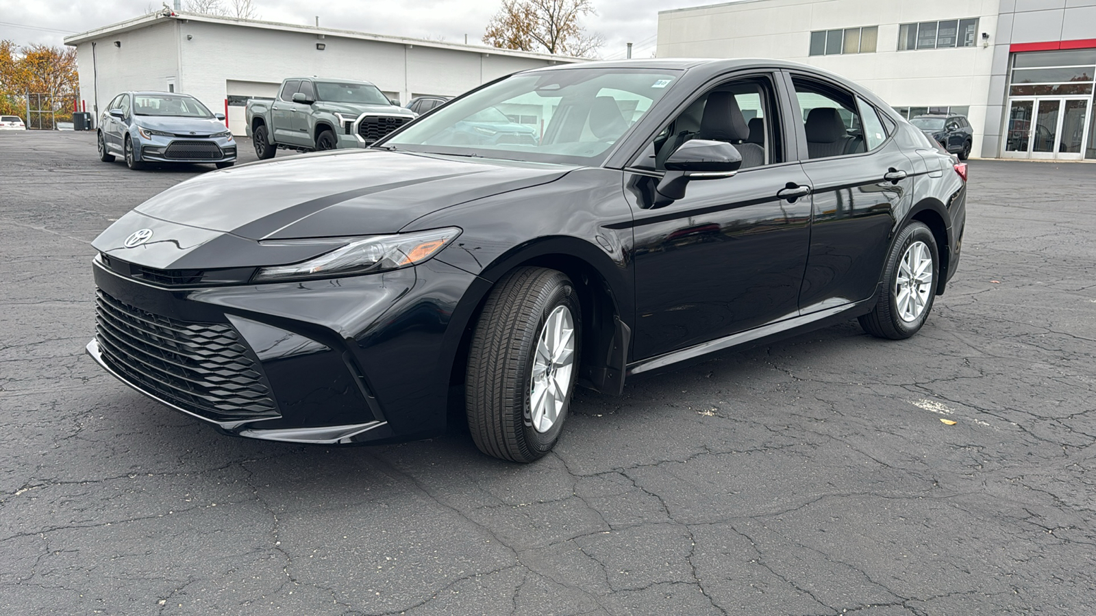 2025 Toyota Camry LE 3