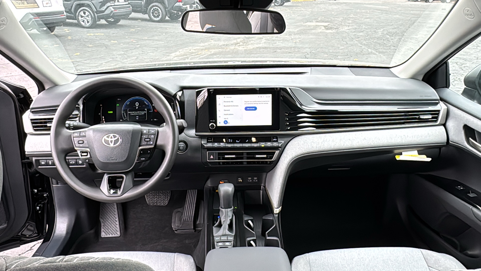 2025 Toyota Camry LE 29