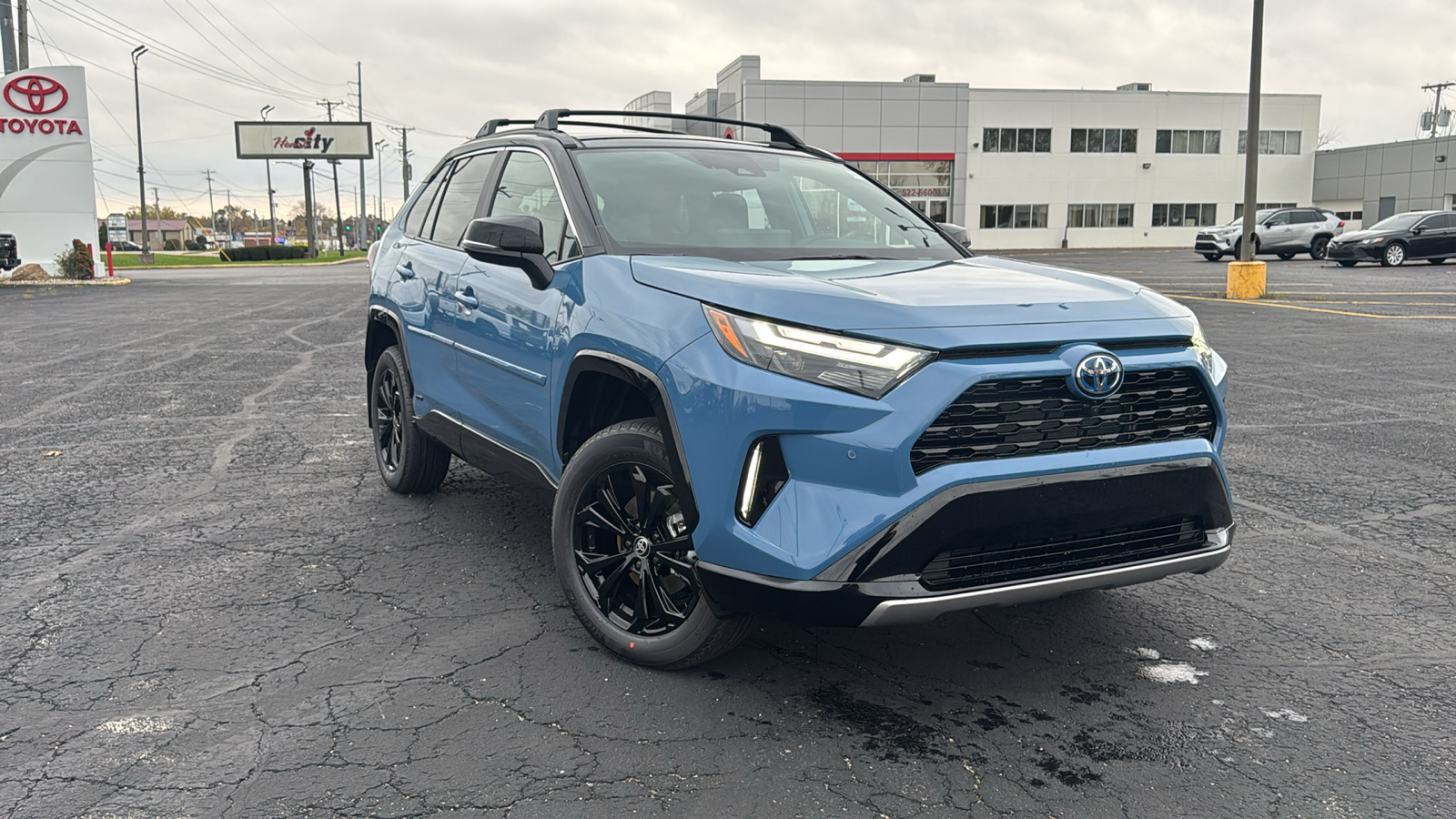 2024 Toyota RAV4 Hybrid XSE 1