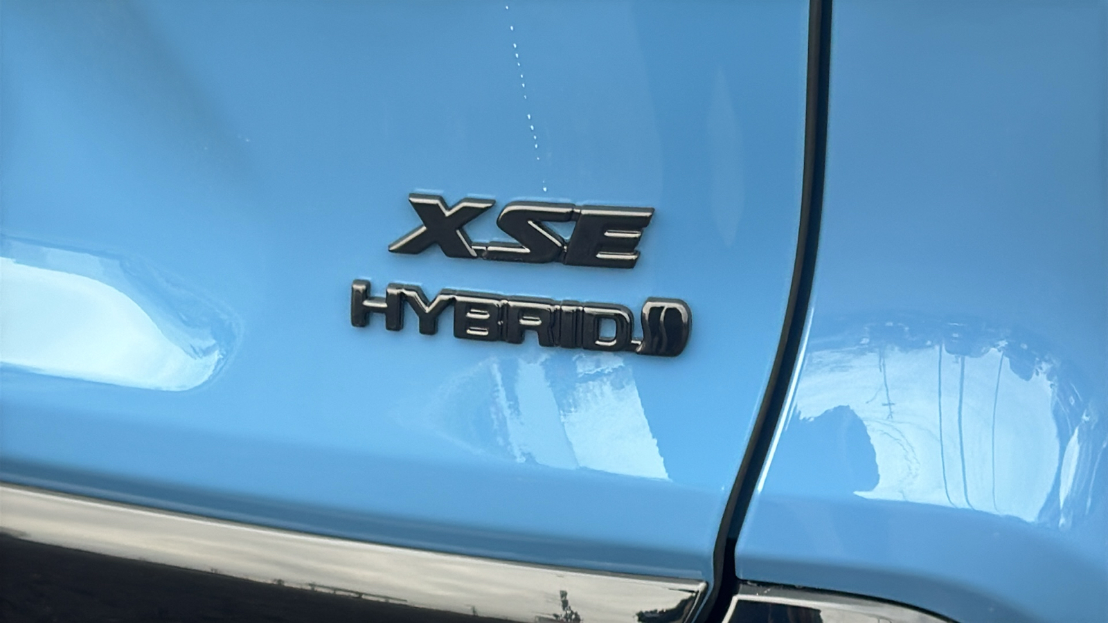 2024 Toyota RAV4 Hybrid XSE 8