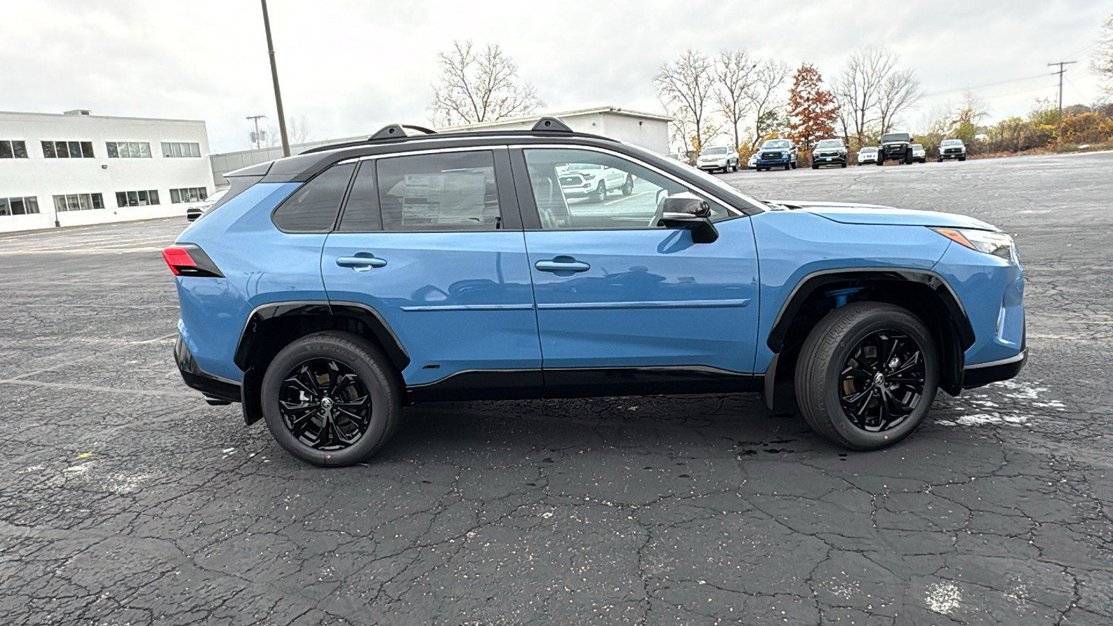 2024 Toyota RAV4 Hybrid XSE 10