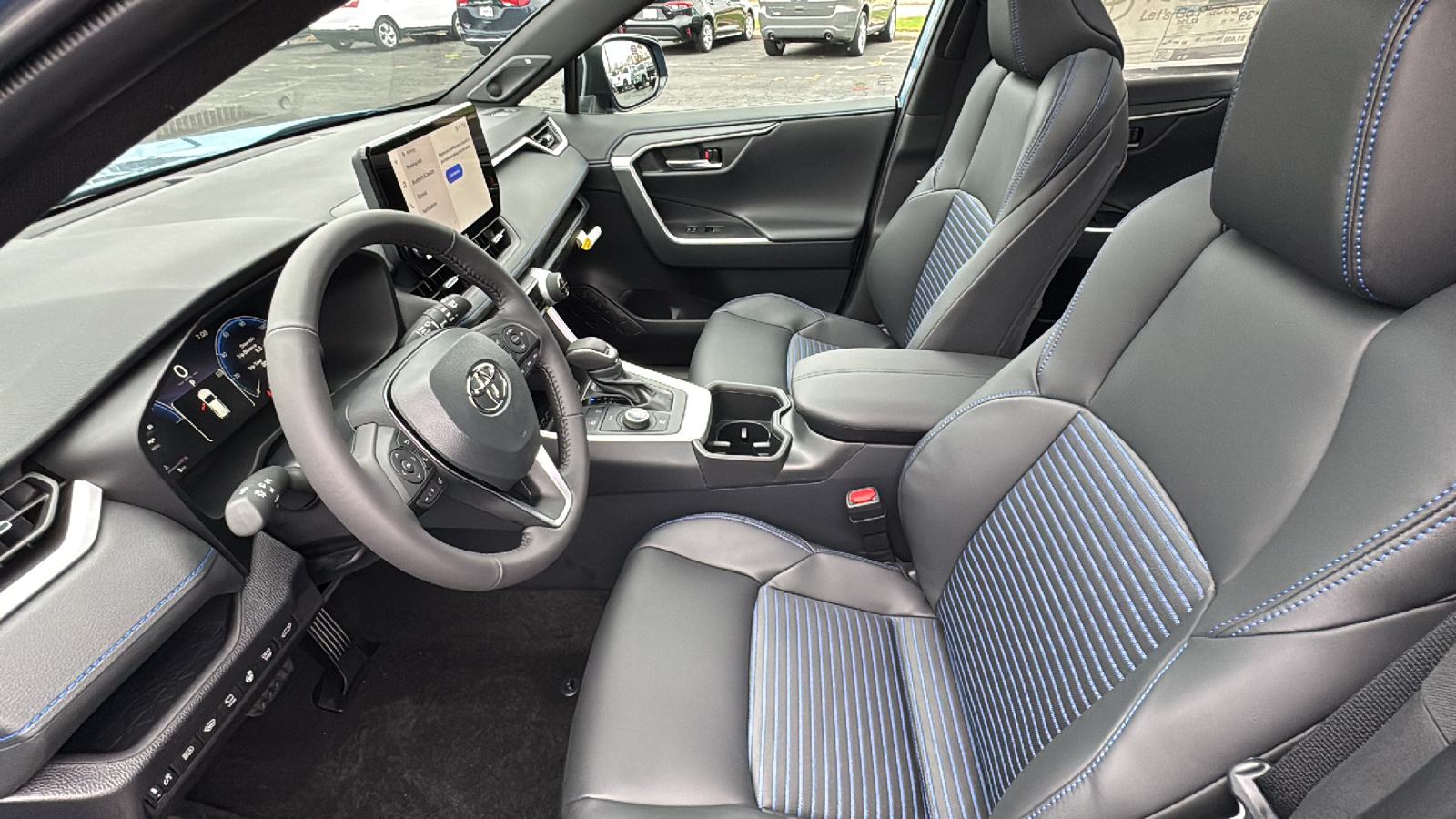 2024 Toyota RAV4 Hybrid XSE 28