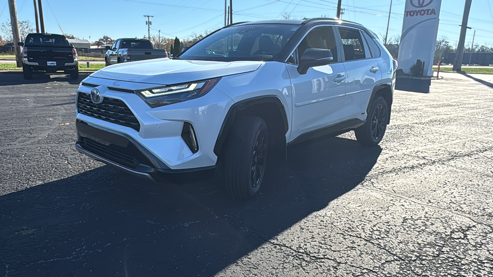 2024 Toyota RAV4 Hybrid XSE 3