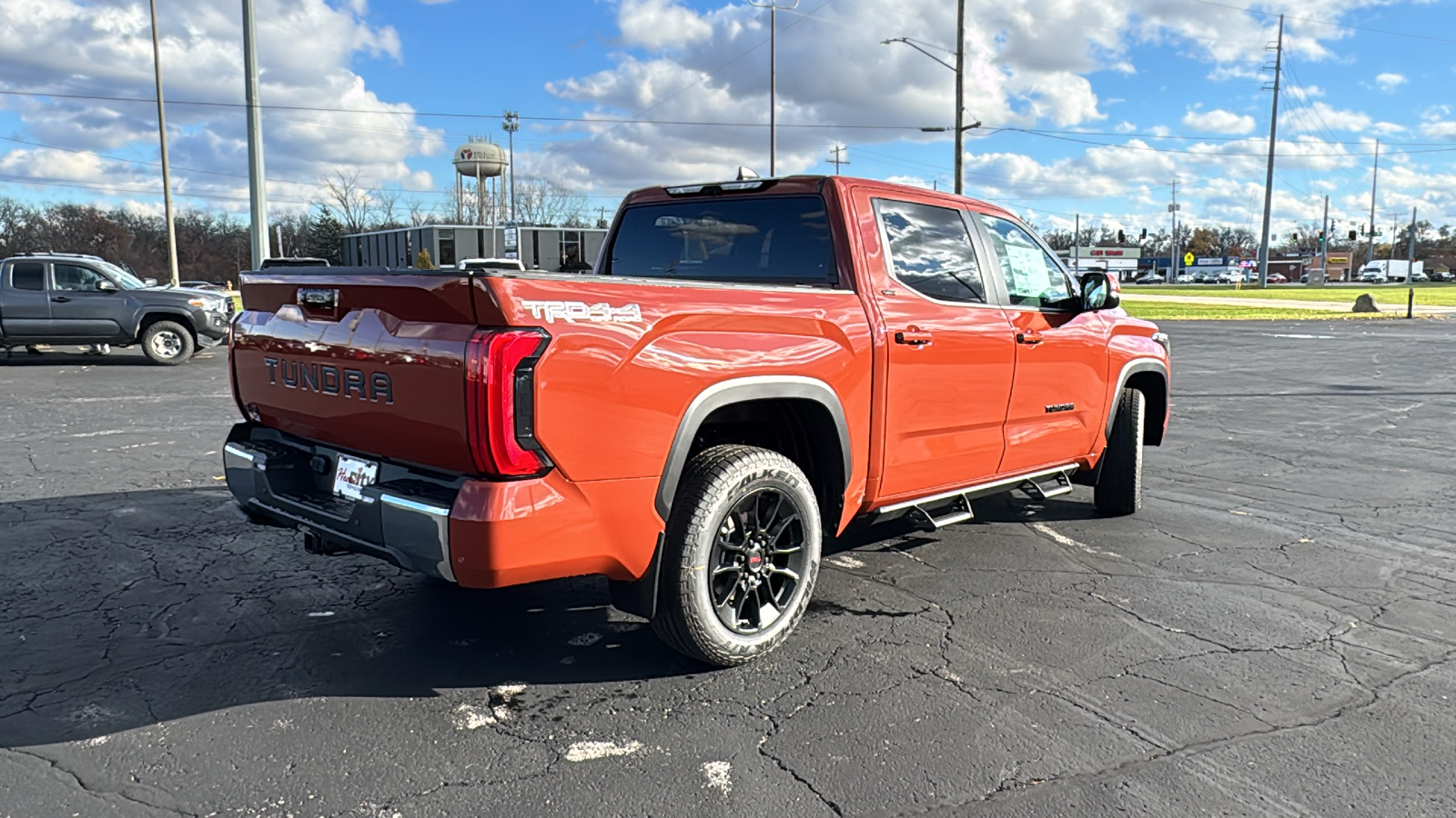 2025 Toyota Tundra 4WD SR5 7