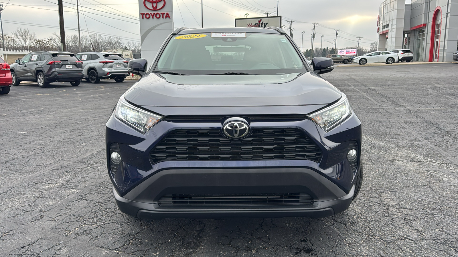 2021 Toyota RAV4 XLE 2