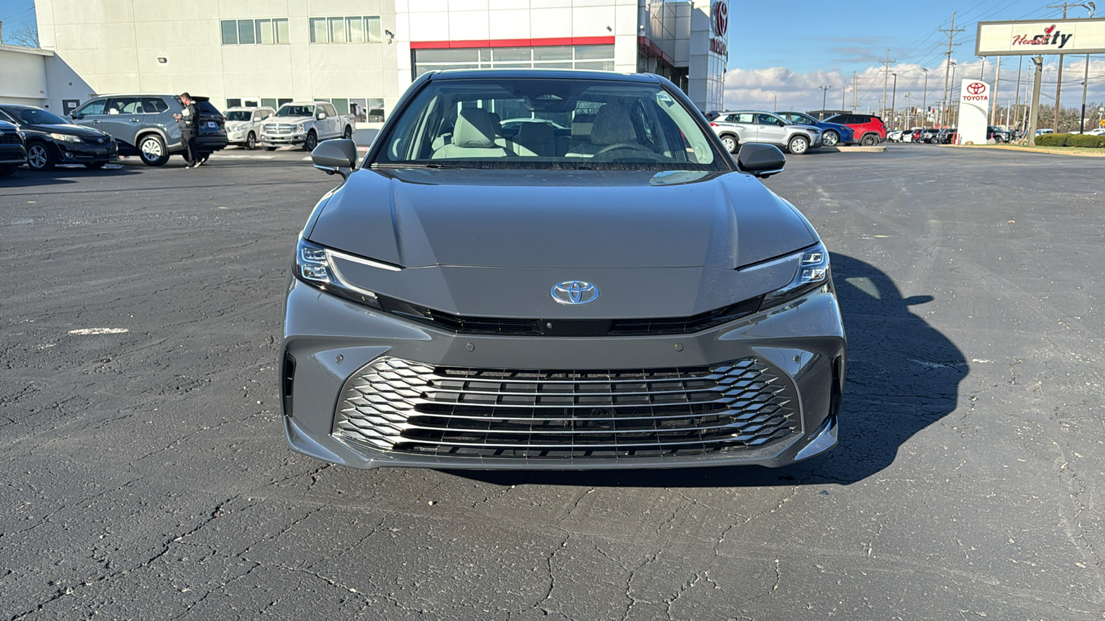 2025 Toyota Camry XLE 2