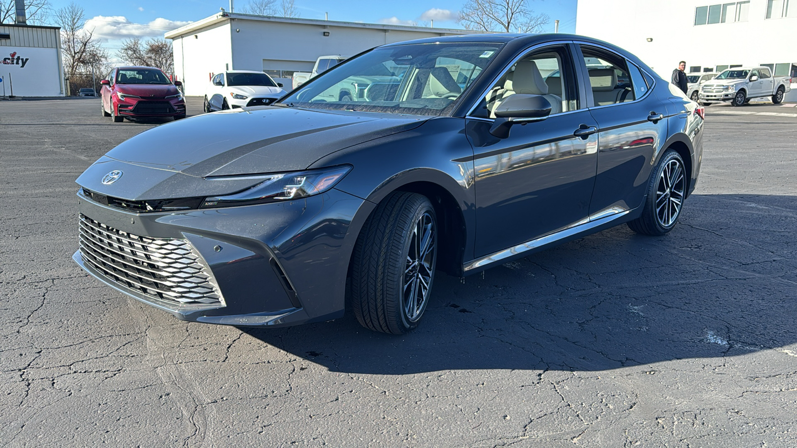 2025 Toyota Camry XLE 3