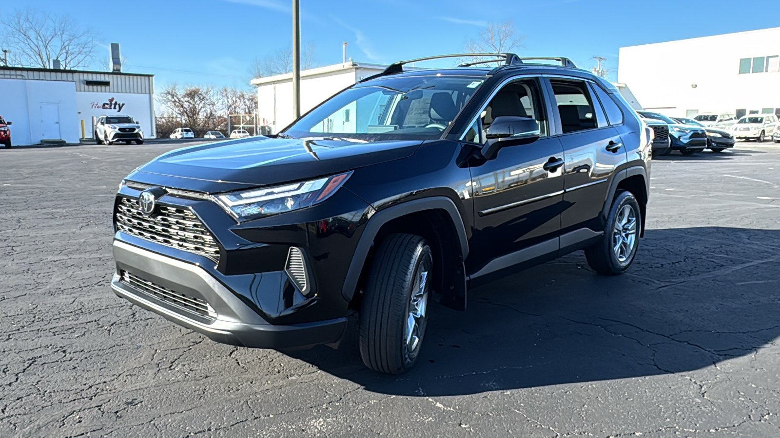 2025 Toyota RAV4 XLE 3