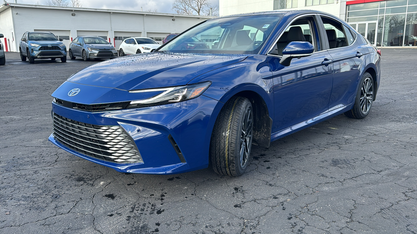 2025 Toyota Camry XLE 3