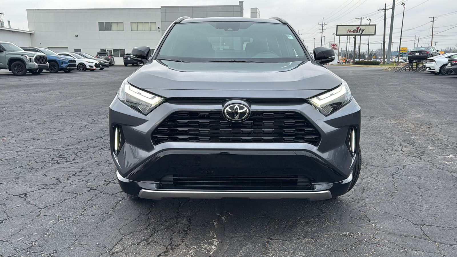 2025 Toyota RAV4 Hybrid XSE 2