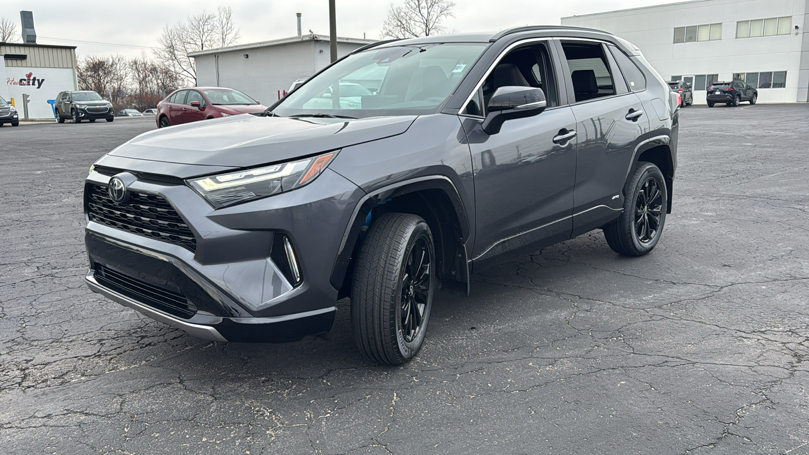 2025 Toyota RAV4 Hybrid XSE 3