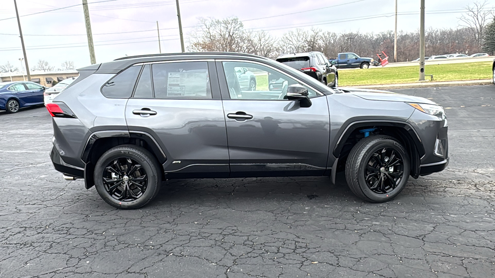 2025 Toyota RAV4 Hybrid XSE 10