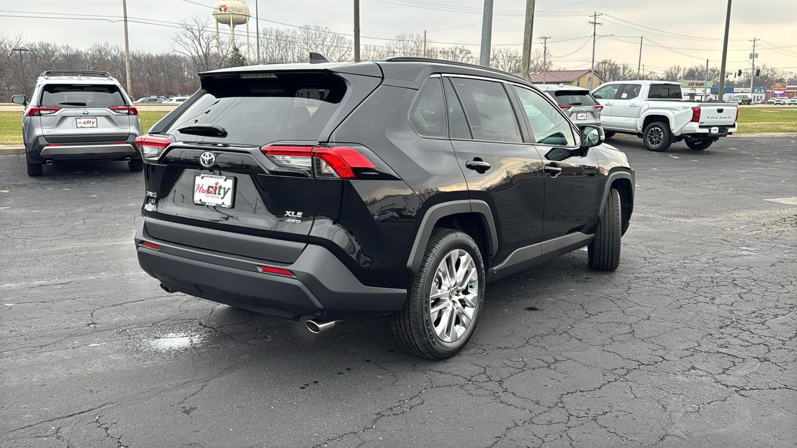 2025 Toyota RAV4 XLE Premium 9