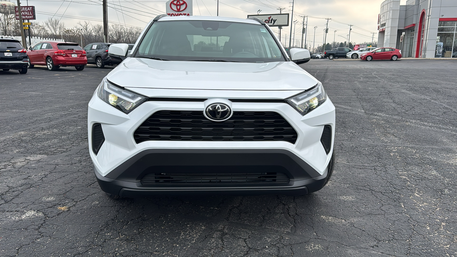 2025 Toyota RAV4 XLE 2