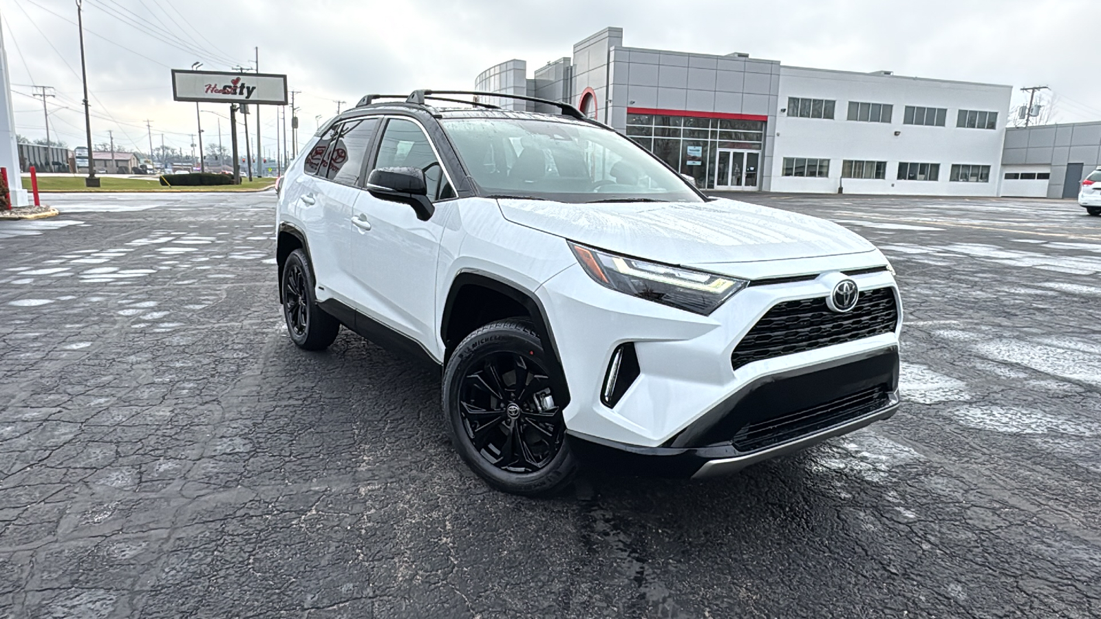 2025 Toyota RAV4 Hybrid XSE 1