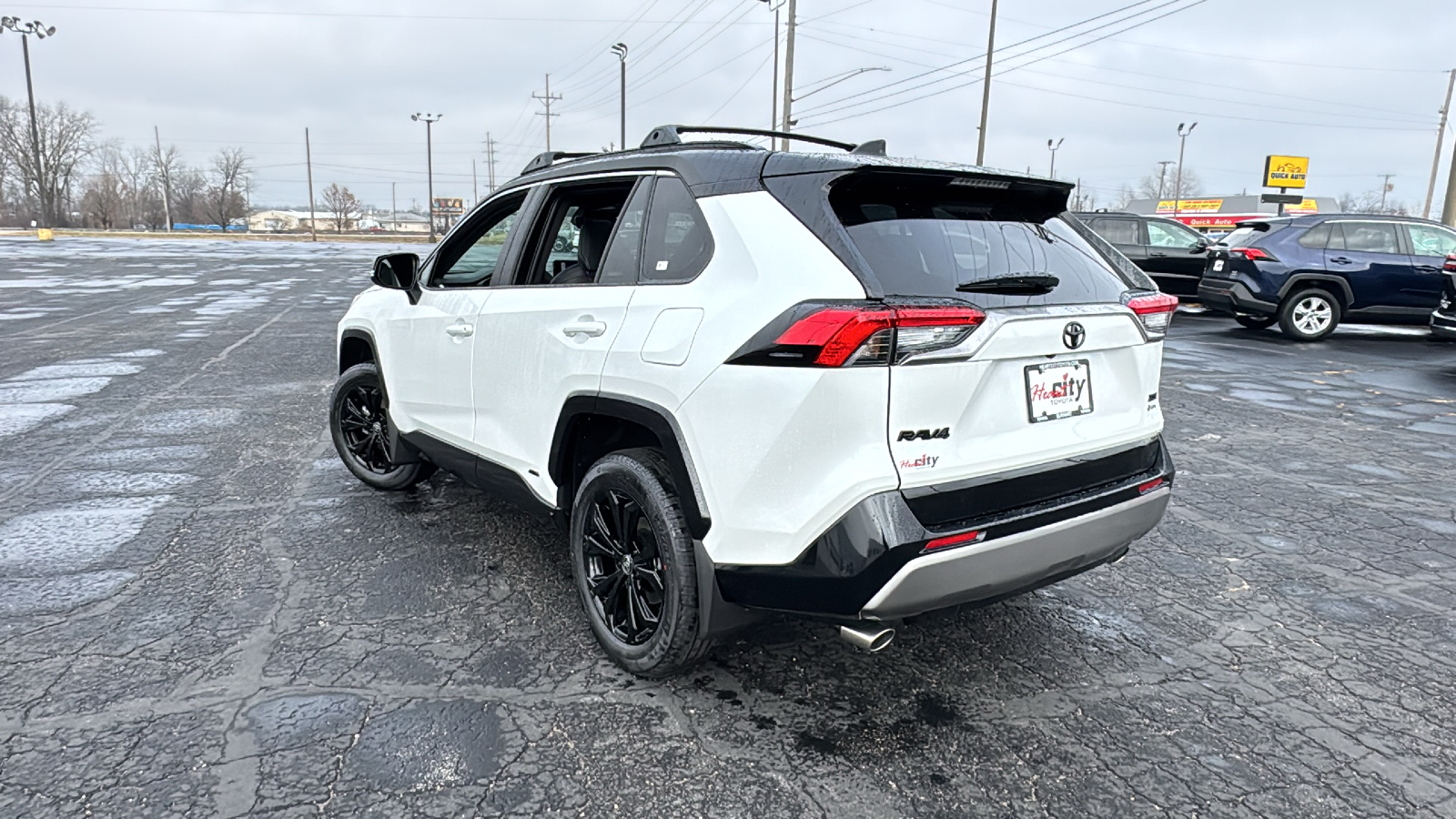 2025 Toyota RAV4 Hybrid XSE 5