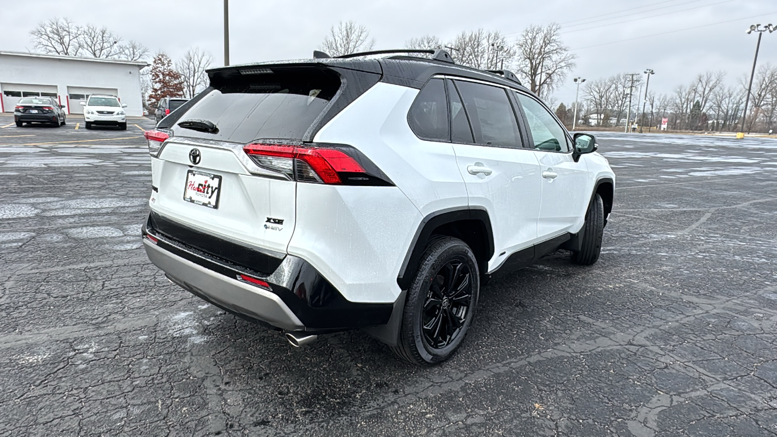 2025 Toyota RAV4 Hybrid XSE 9