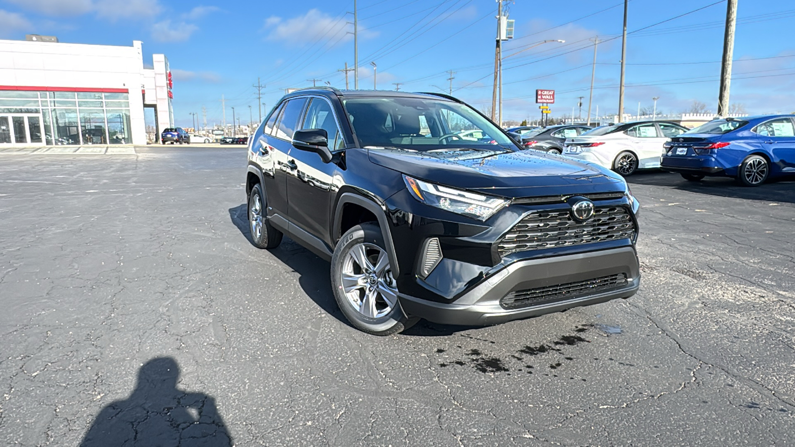 2025 Toyota RAV4 Hybrid XLE 1