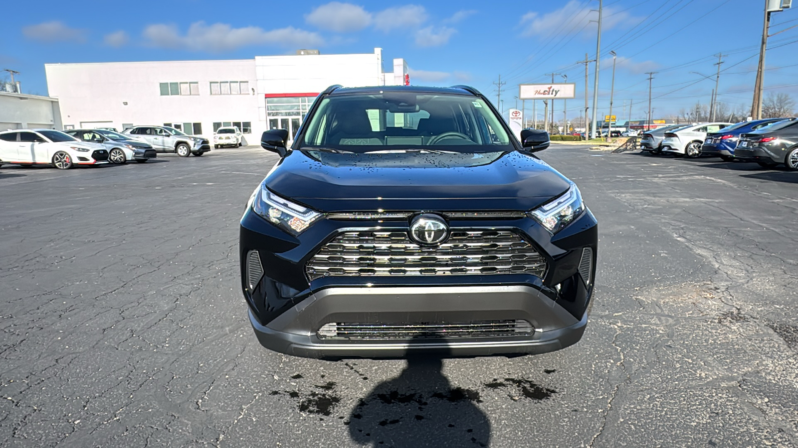 2025 Toyota RAV4 Hybrid XLE 2