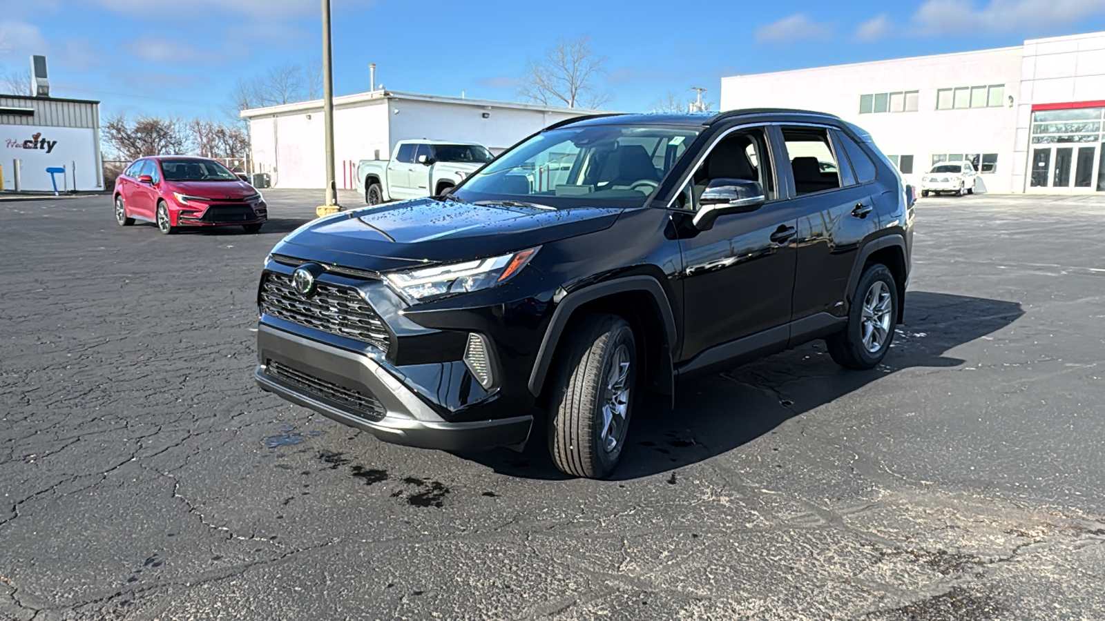 2025 Toyota RAV4 Hybrid XLE 3