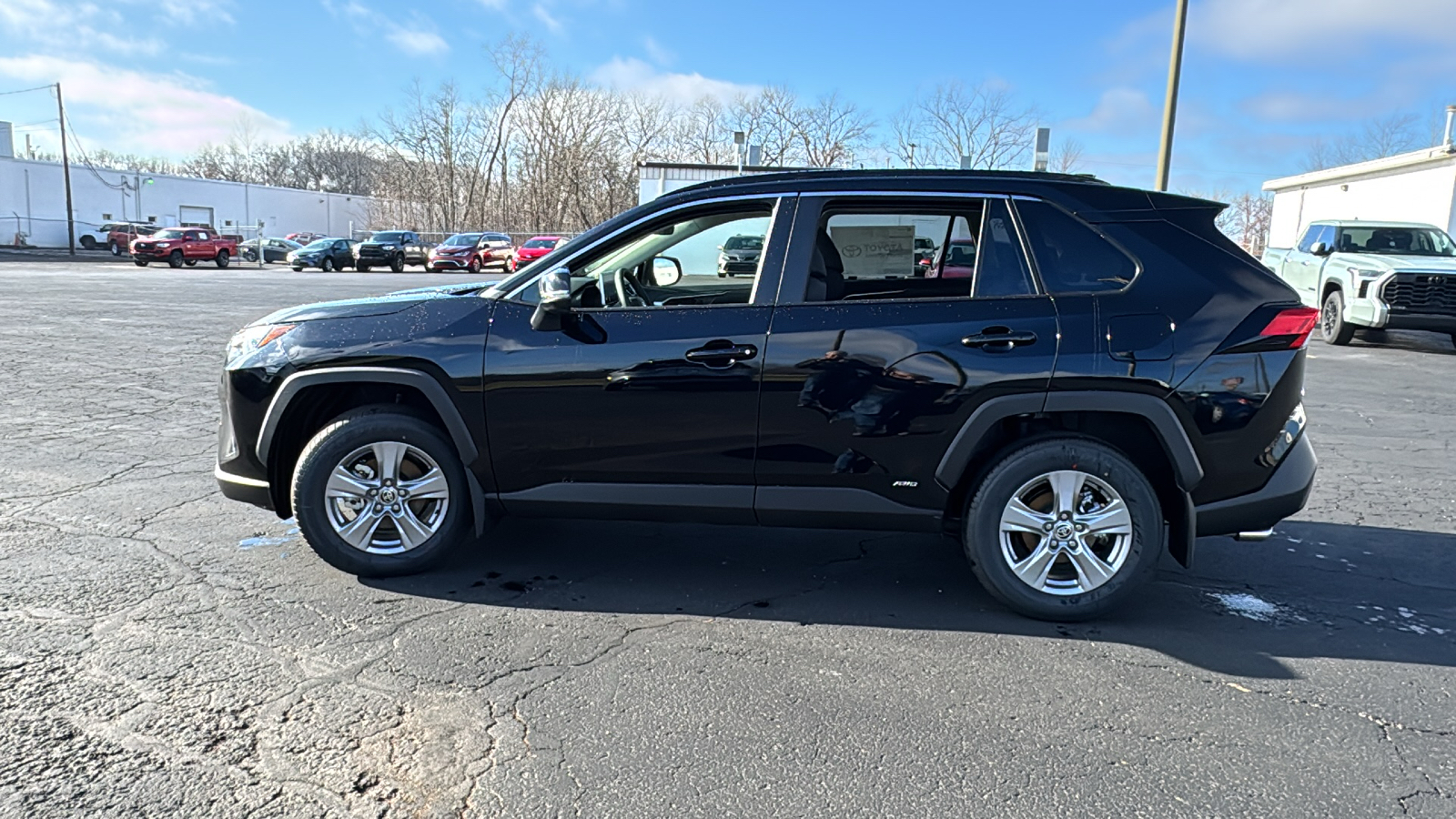 2025 Toyota RAV4 Hybrid XLE 4