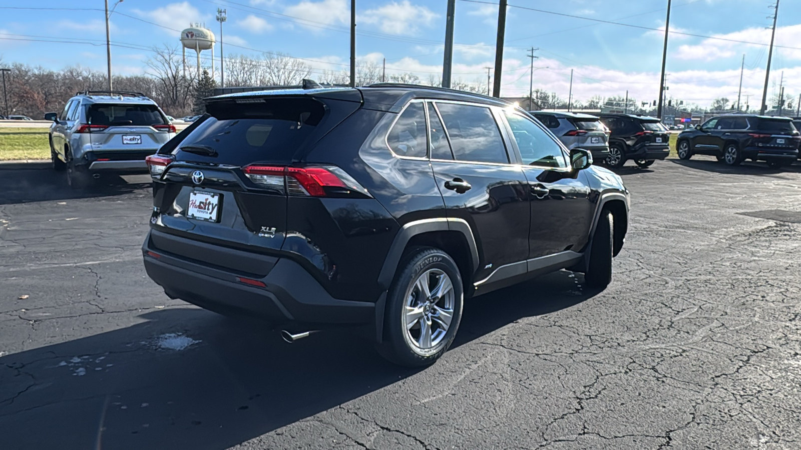 2025 Toyota RAV4 Hybrid XLE 9