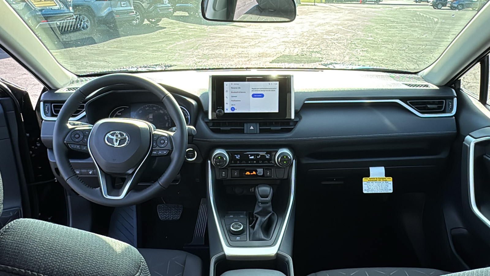 2025 Toyota RAV4 Hybrid XLE 31